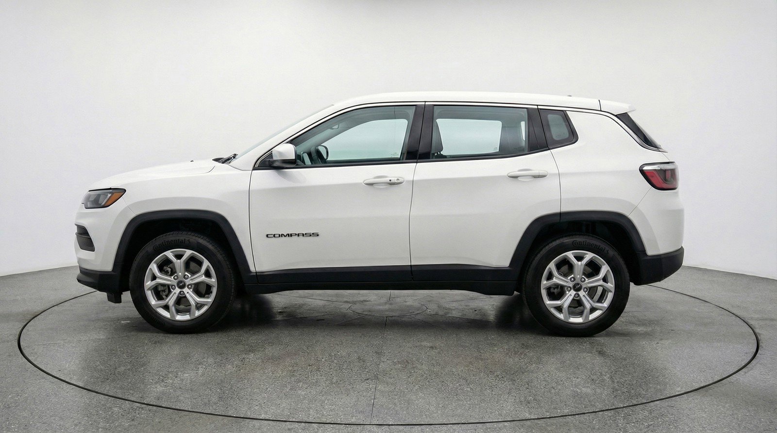 Used 2025 Jeep Compass Latitude AWD/4WD image 5