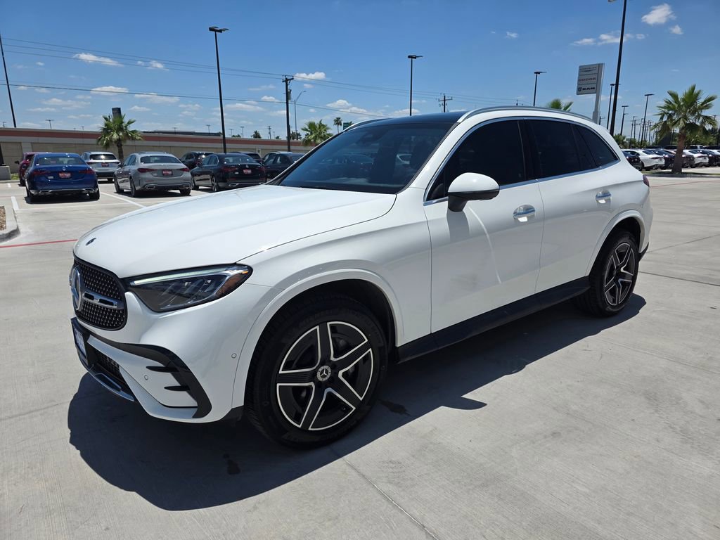 Used 2026 Mercedes-Benz GLC 300 image 3