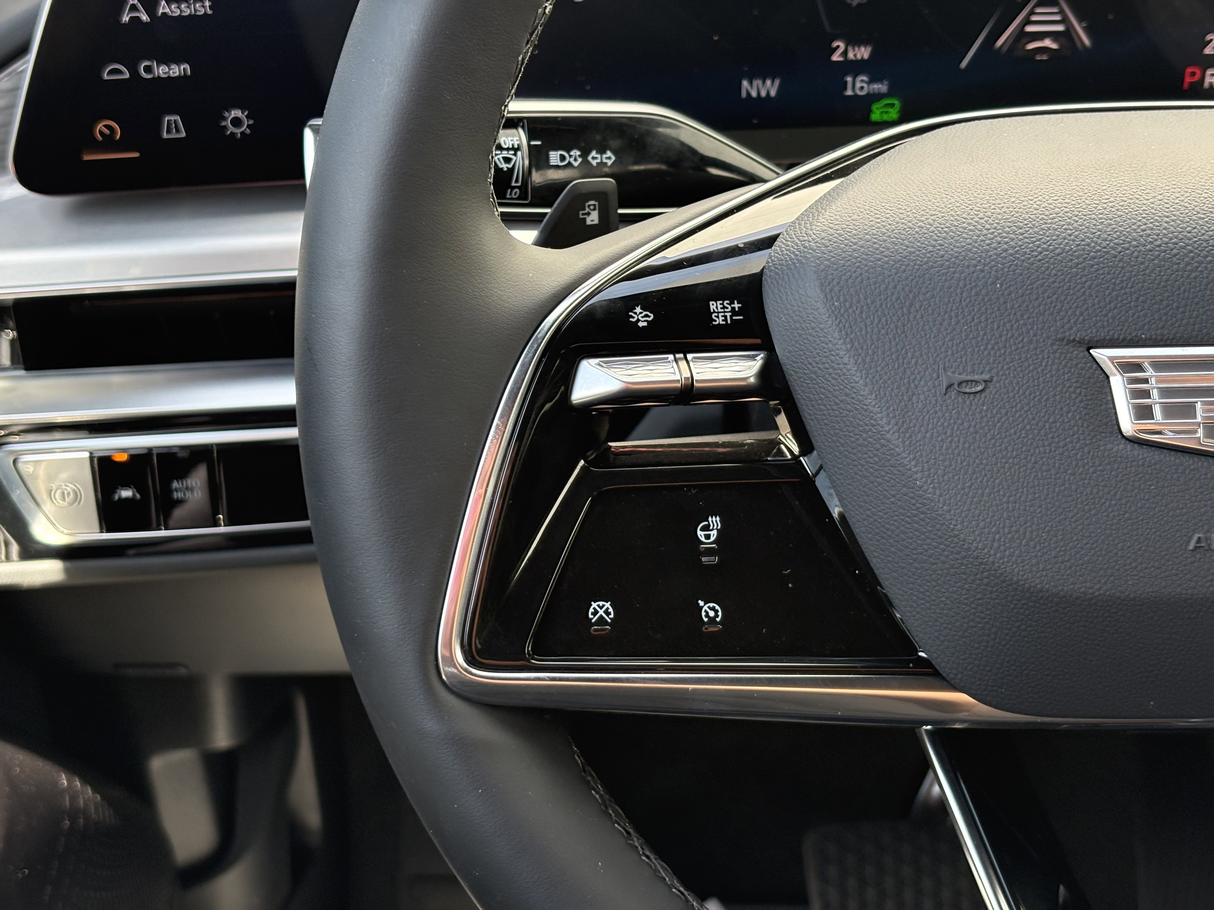 New 2025 Cadillac Lyriq Luxury image 16