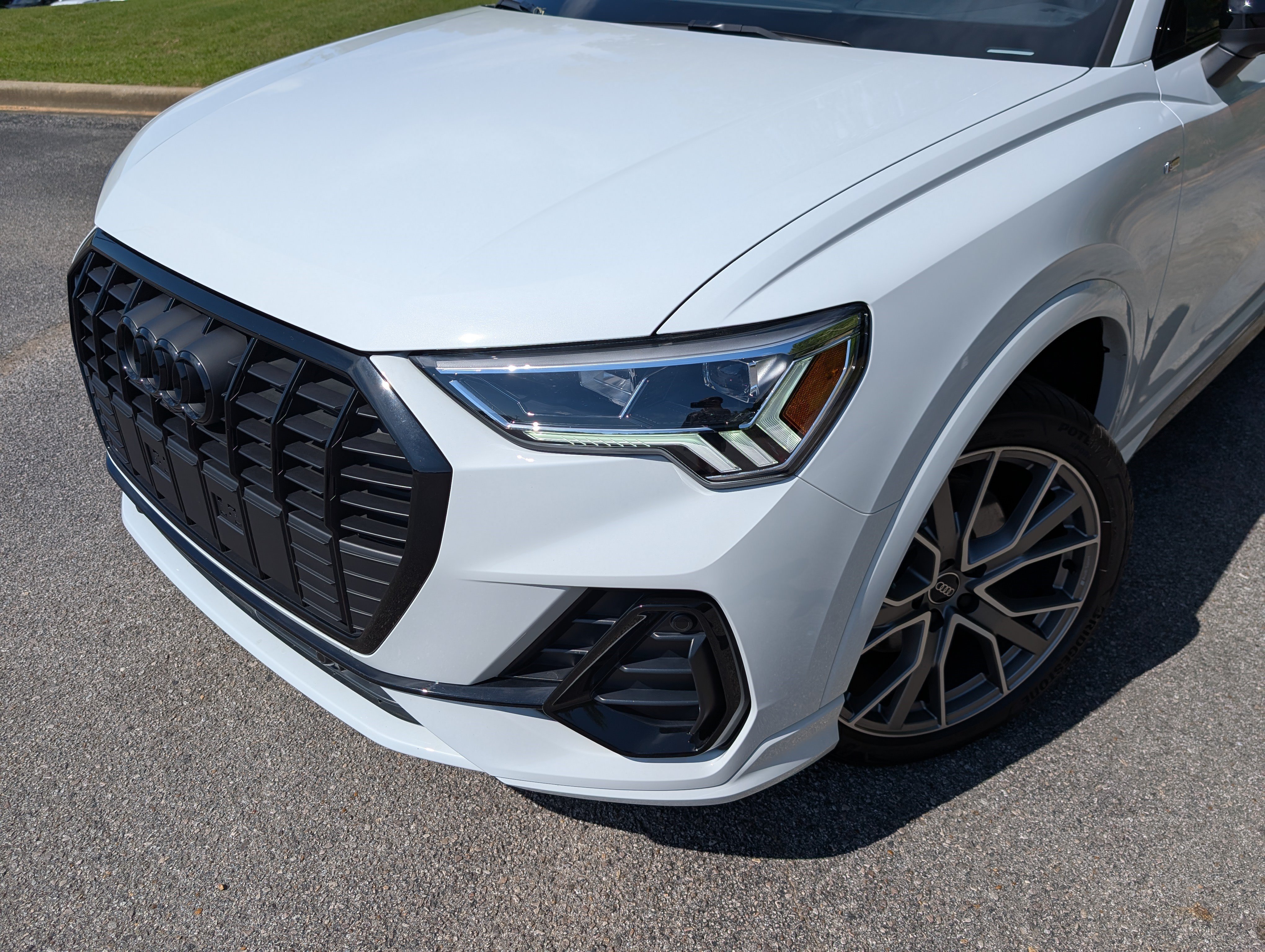 Used 2025 Audi Q3 2.0T Premium Plus w/ Premium Plus Package AWD/4WD image 13