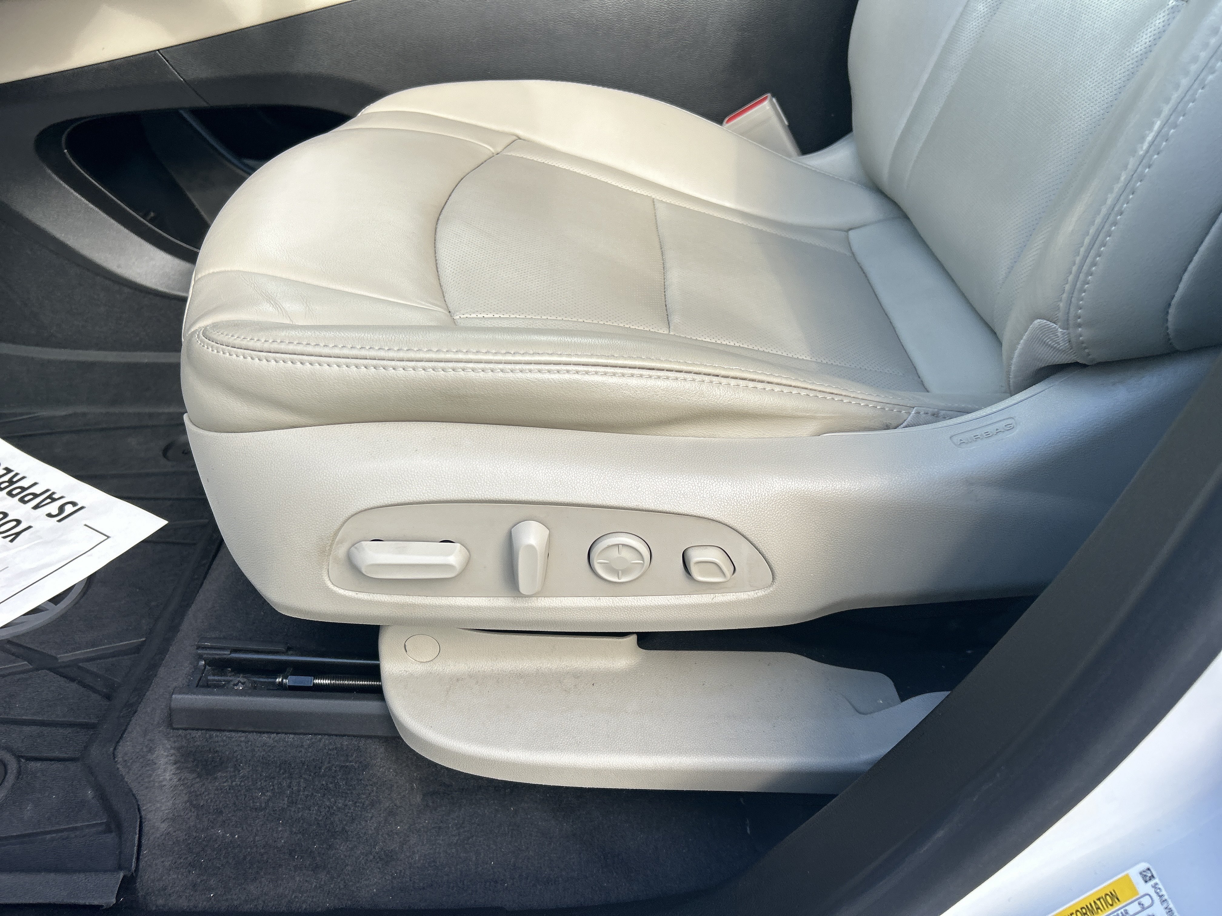 Used 2020 Buick Enclave Premium w/ Sun and Sites Package AWD/4WD image 21