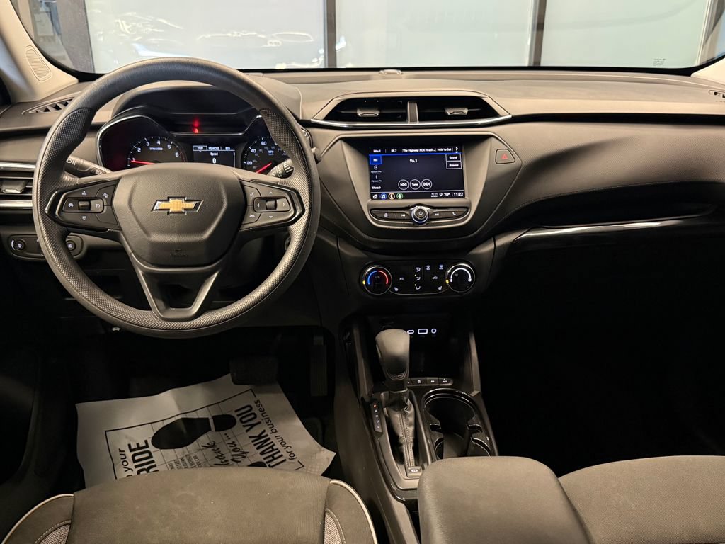 Used 2023 Chevrolet TrailBlazer LT AWD/4WD image 9
