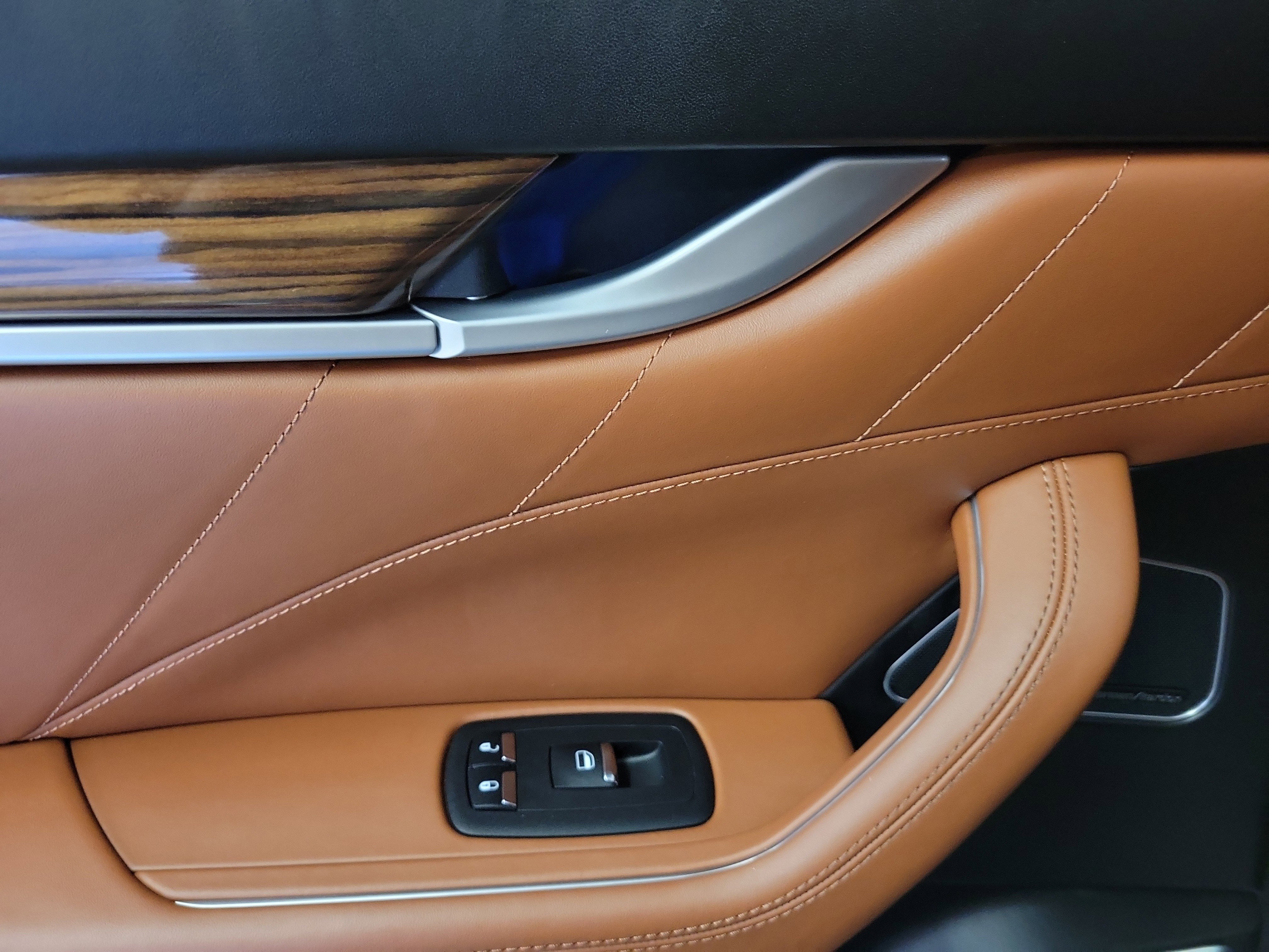 Used 2019 Maserati Levante GranLusso image 25