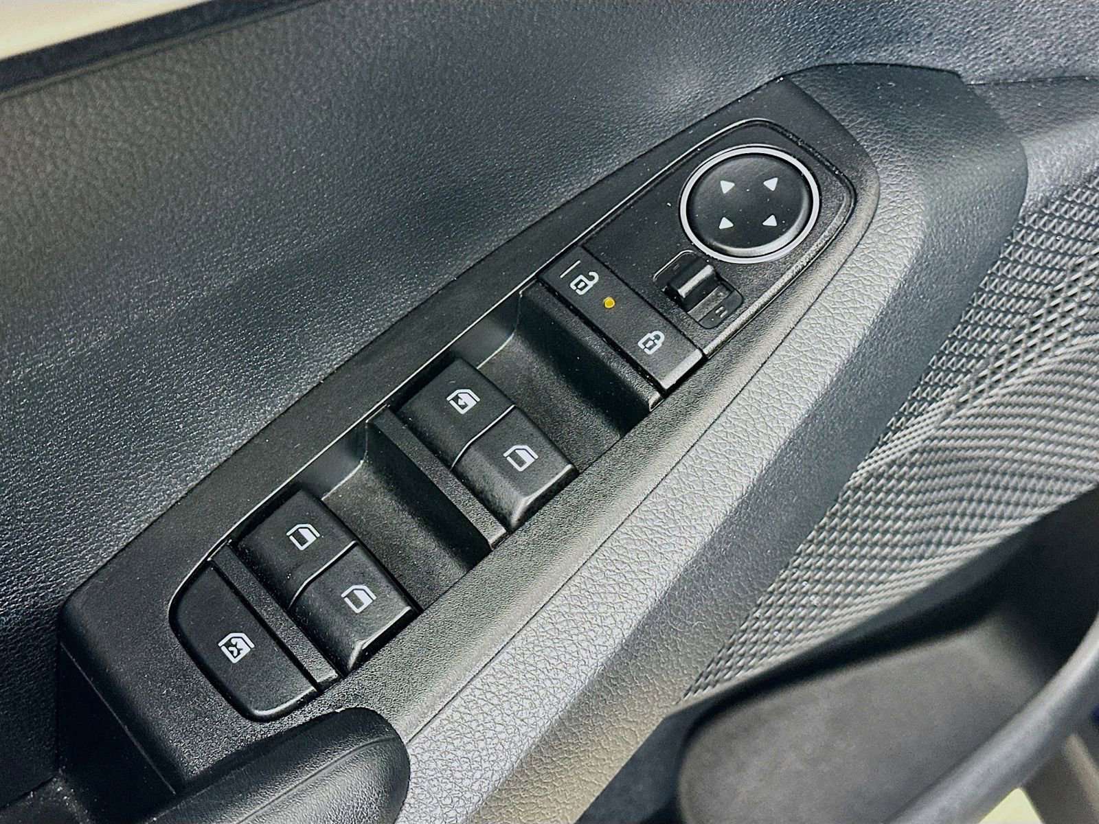 Used 2025 Kia Seltos LX AWD/4WD image 21