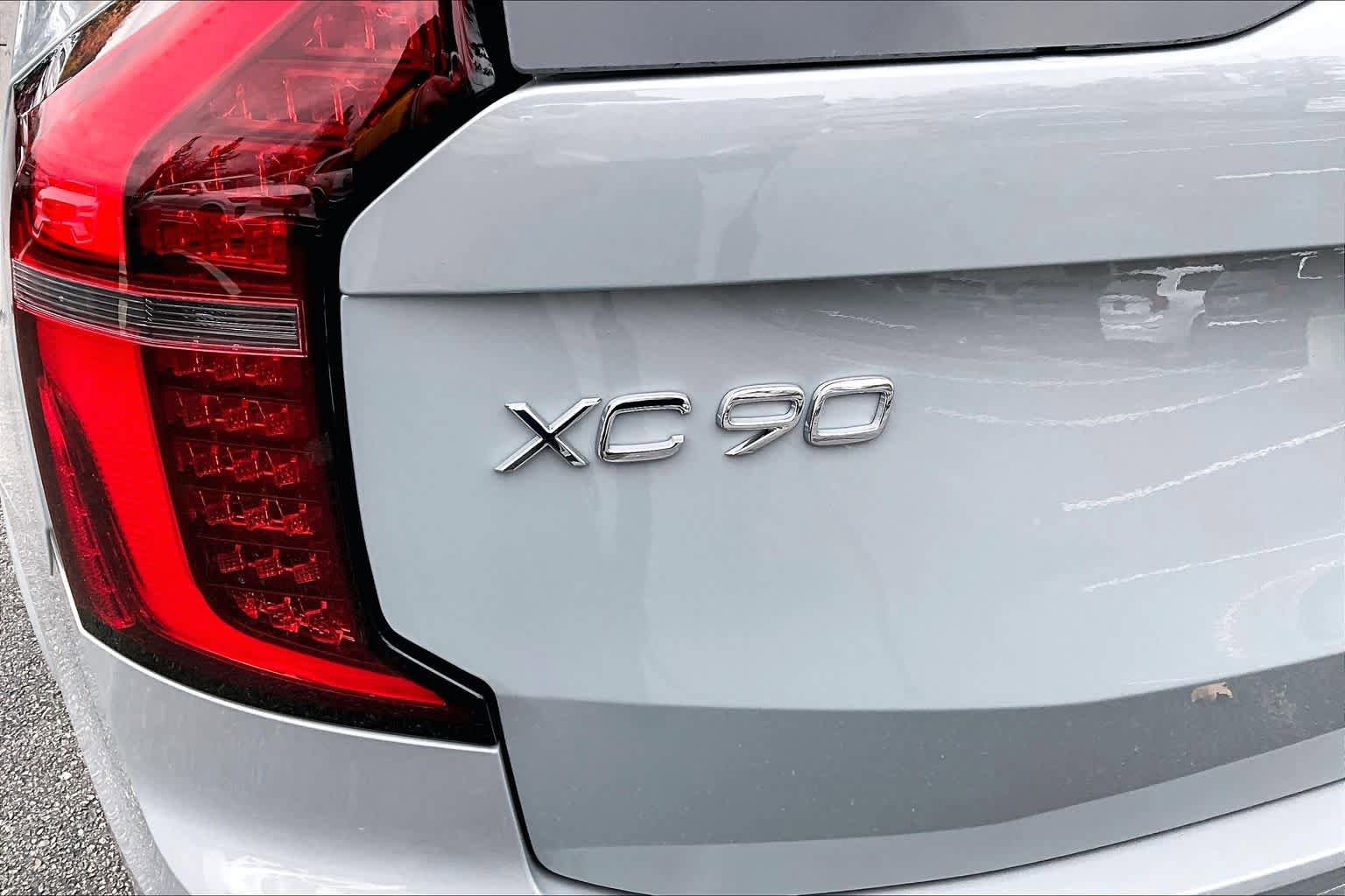New 2026 Volvo XC90 B6 Ultra w/ Protection Package image 6