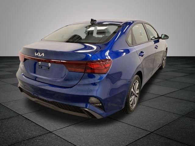 Used 2023 Kia Forte LXS w/ LXS Technology Package FWD image 7