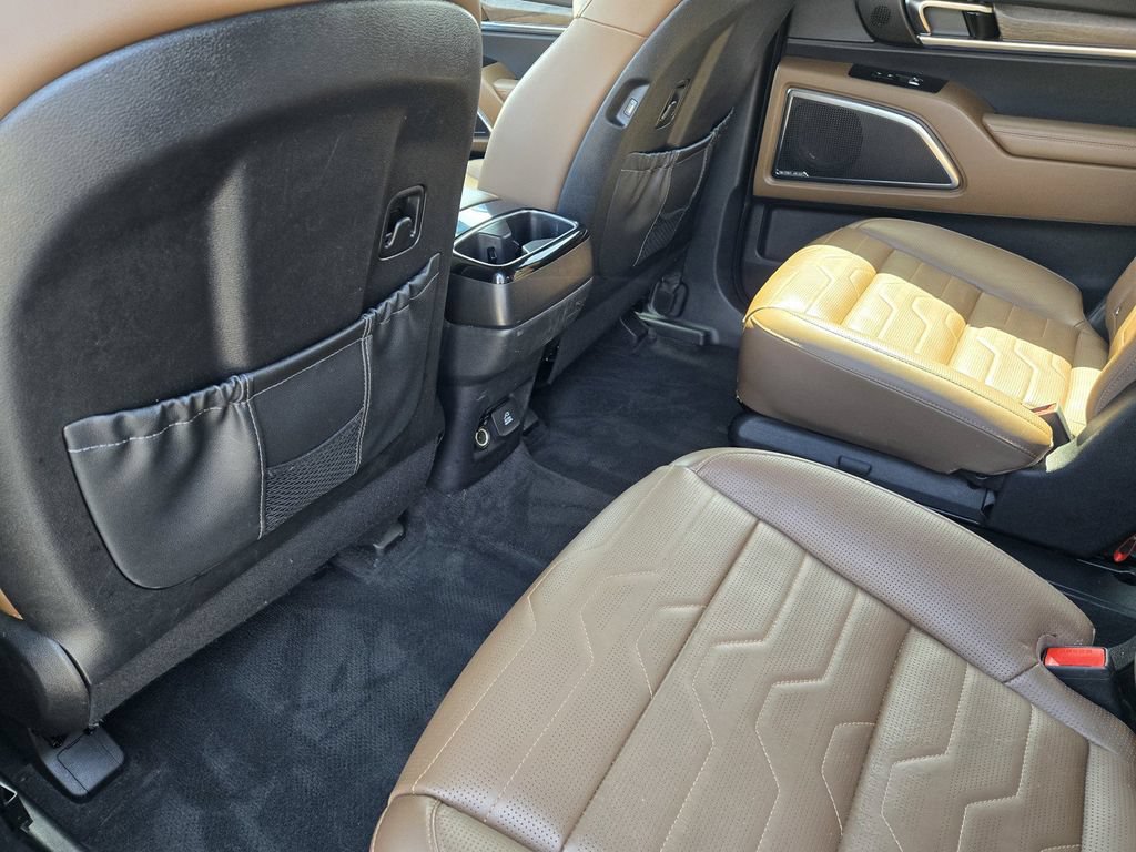Used 2022 Kia Telluride SX w/ SX Prestige Package AWD/4WD image 11