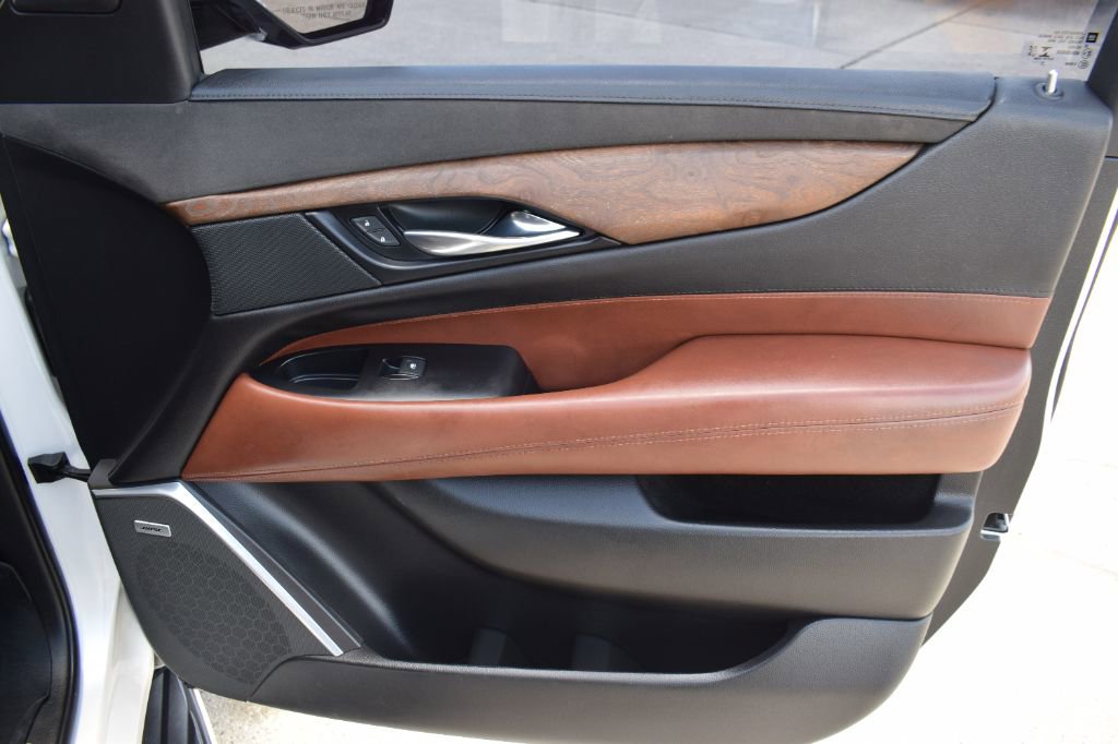 Used 2019 Cadillac Escalade Luxury RWD image 16