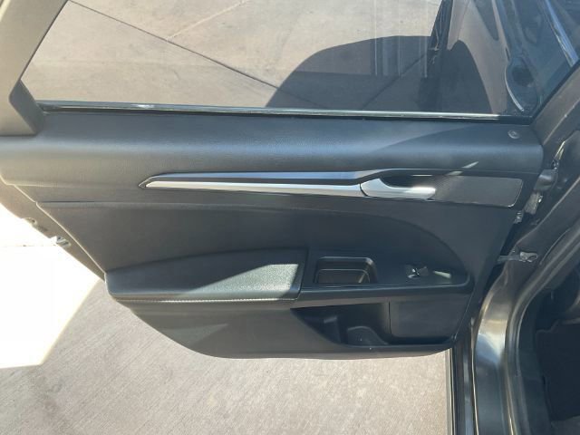 Used 2020 Ford Fusion Titanium AWD/4WD image 11