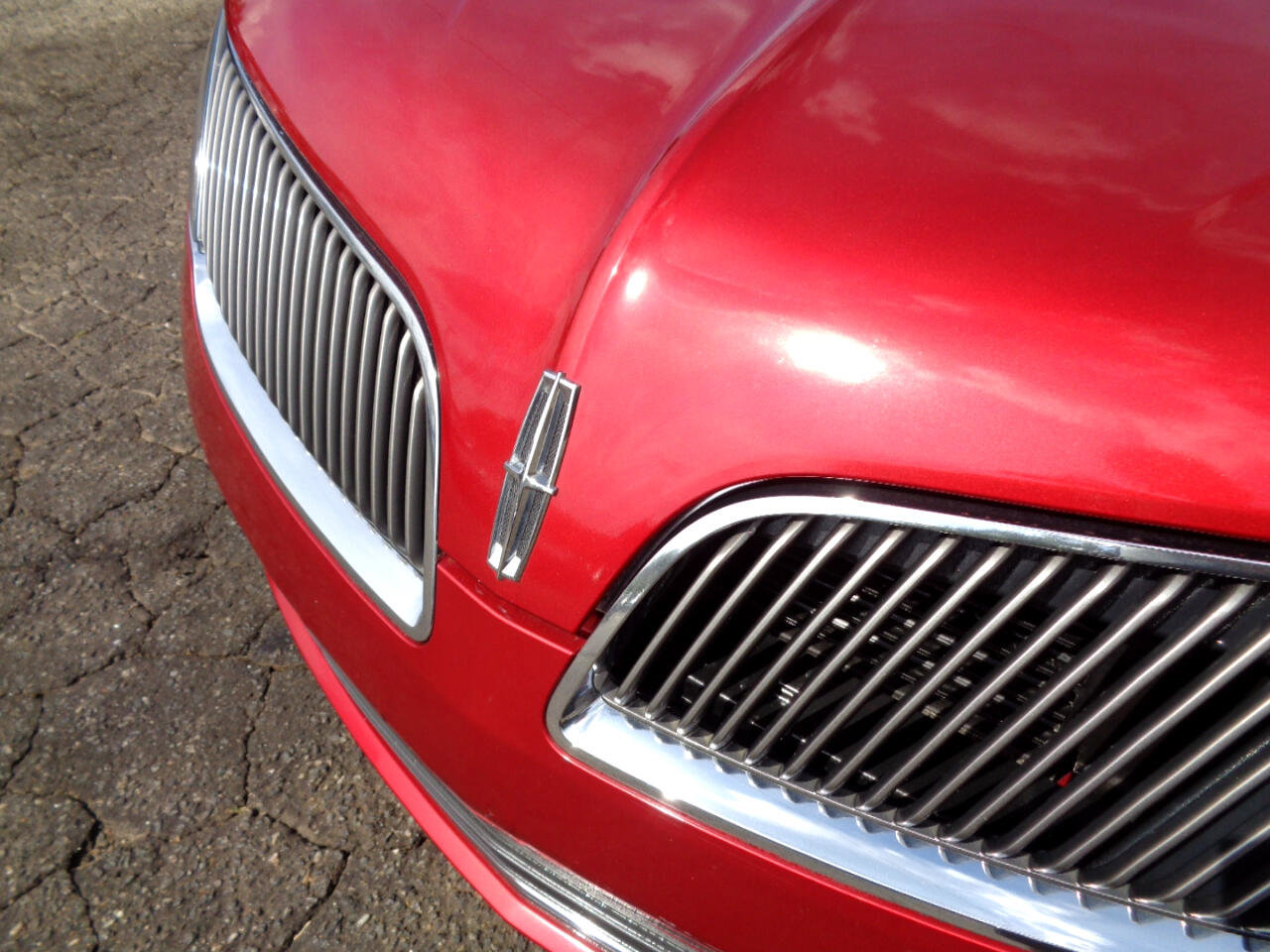 Used 2014 Lincoln MKS Sedan image 9