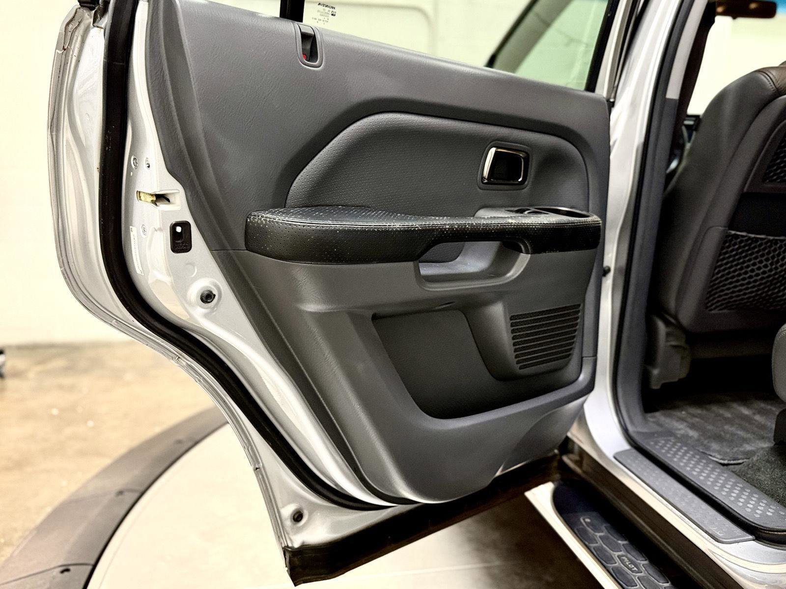 Used 2005 Honda Pilot EX-L image 14
