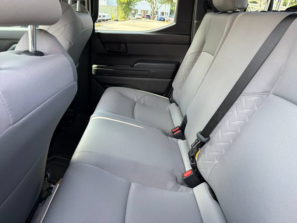 Used 2025 Toyota Tacoma SR5 w/ SR5 Upgrade Package AWD/4WD image 32