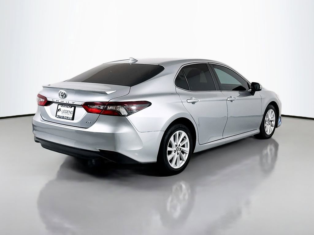 Used 2022 Toyota Camry LE FWD image 3