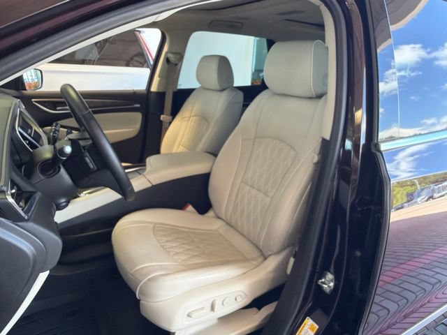 Used 2022 Buick Enclave Avenir w/ Avenir Technology Package FWD image 15