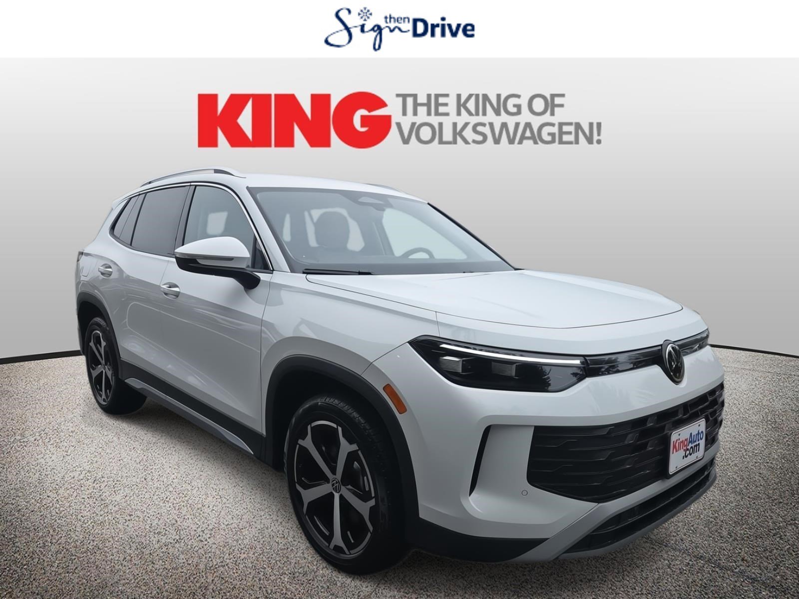 New 2025 Volkswagen Tiguan SE image 1