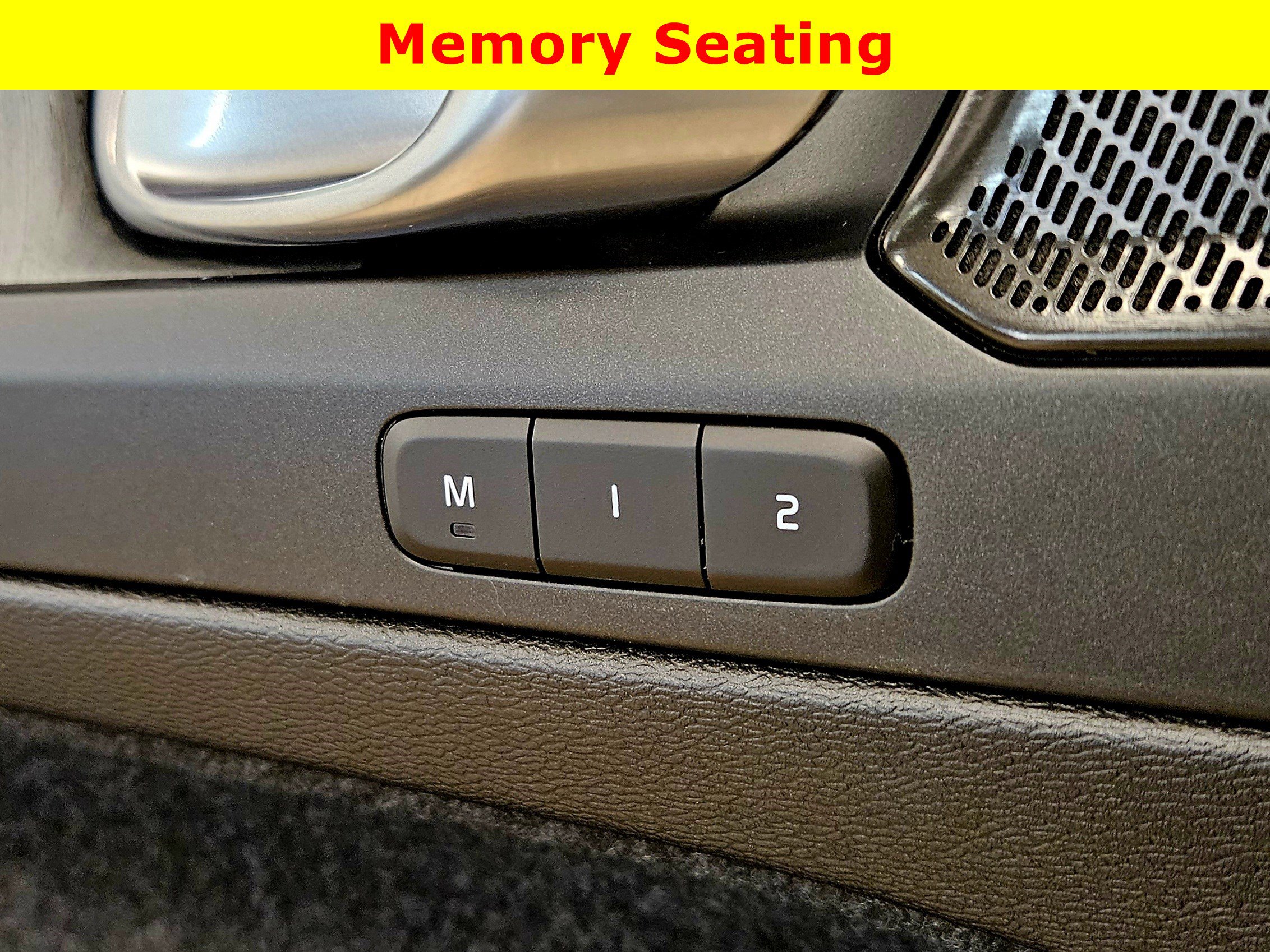 Used 2023 Volvo XC40 B5 Ultimate image 30