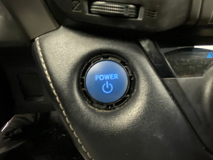 Used 2017 Toyota RAV4 Limited w/ Advanced Technology Package image 31