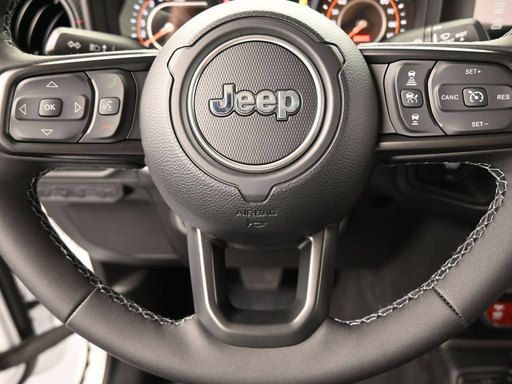 New 2026 Jeep Gladiator Rubicon w/ Steel Power Dome Hood Package AWD/4WD image 24