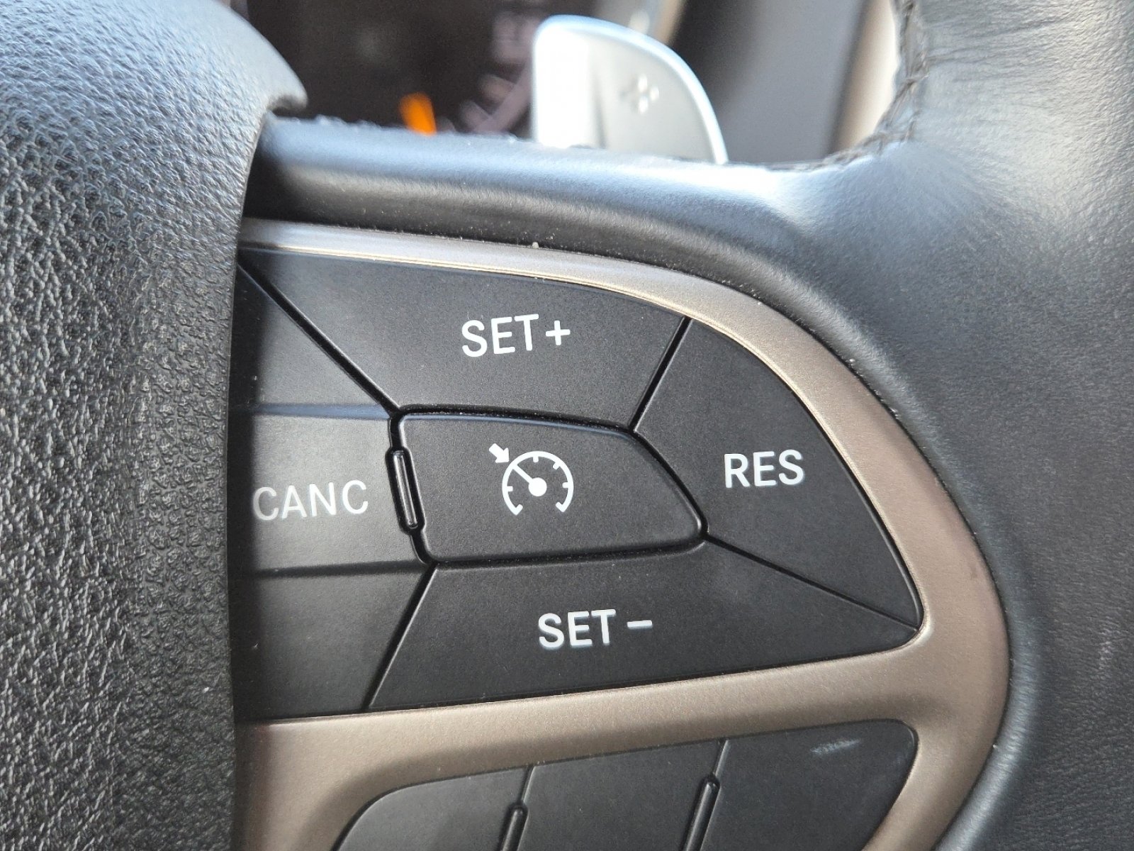 Used 2016 Jeep Grand Cherokee Laredo w/ Quick Order Package 23E image 6