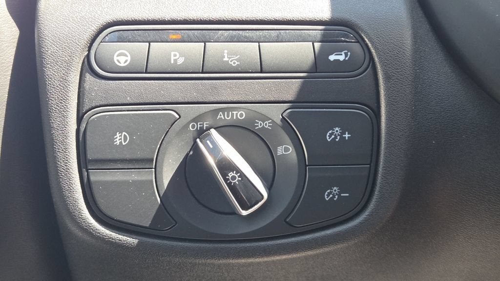 Used 2019 INFINITI QX50 Essential w/ Proactive Package AWD/4WD image 29