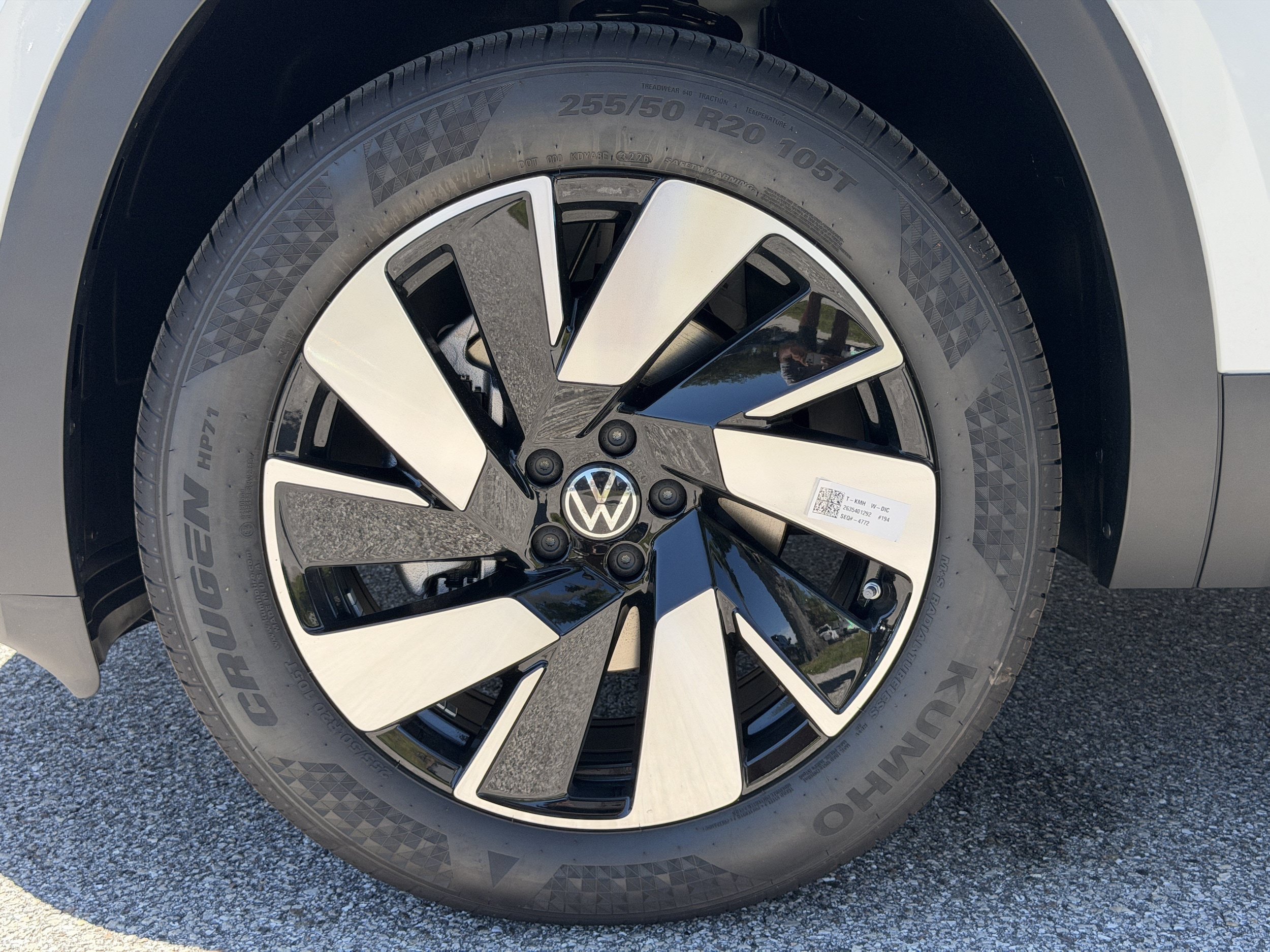 New 2026 Volkswagen Atlas Cross Sport SE FWD image 31