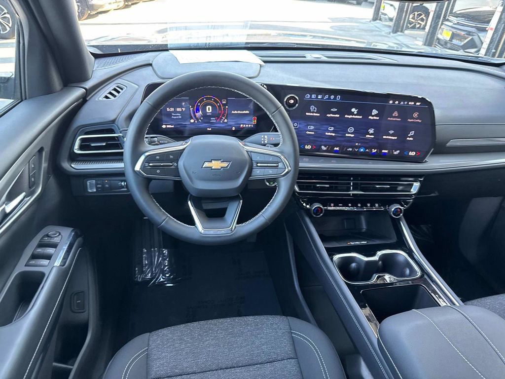 New 2026 Chevrolet Traverse LT w/ Driver Confidence Package FWD image 9