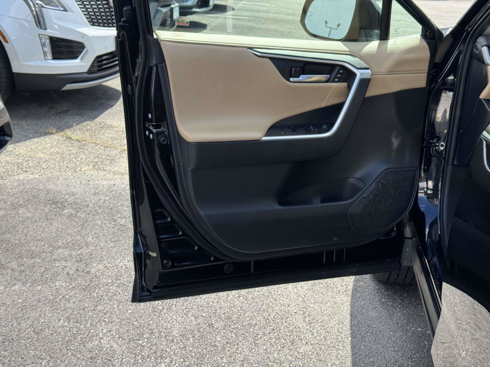 Used 2024 Toyota RAV4 Limited AWD/4WD image 18