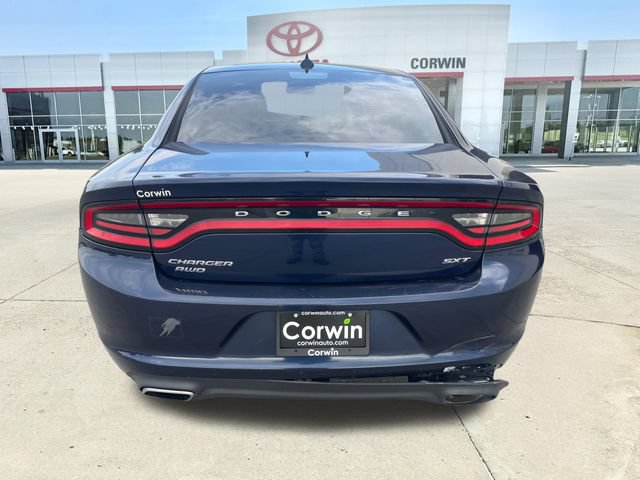 Used 2017 Dodge Charger SXT AWD/4WD image 4