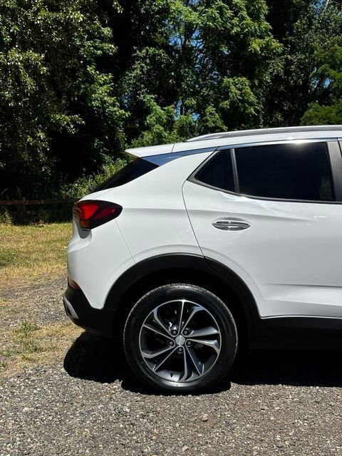 Used 2022 Buick Encore GX Select FWD image 33