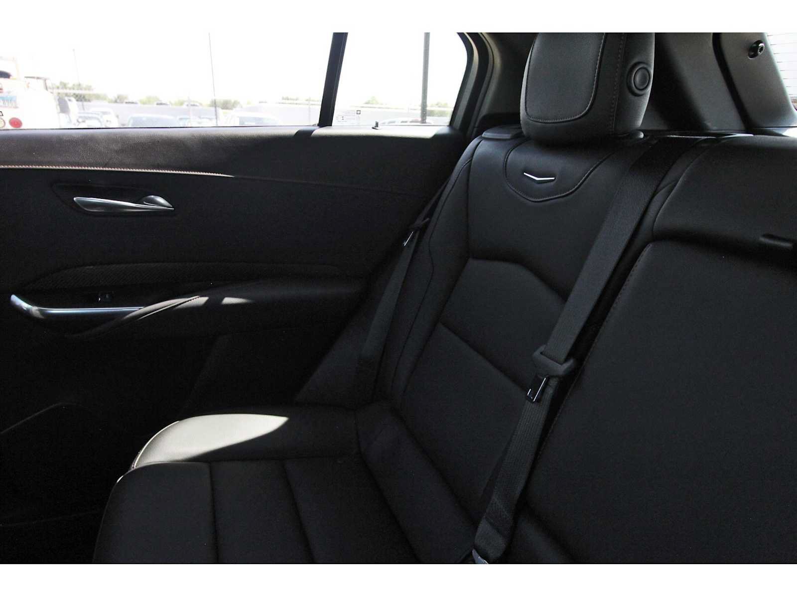 Used 2021 Cadillac XT4 Sport w/ Enhanced Visibility Package FWD image 9
