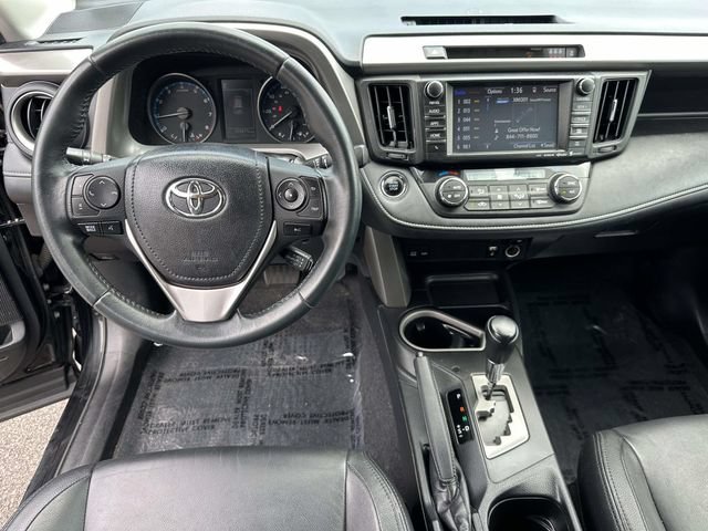 Used 2017 Toyota RAV4 XLE AWD/4WD image 18