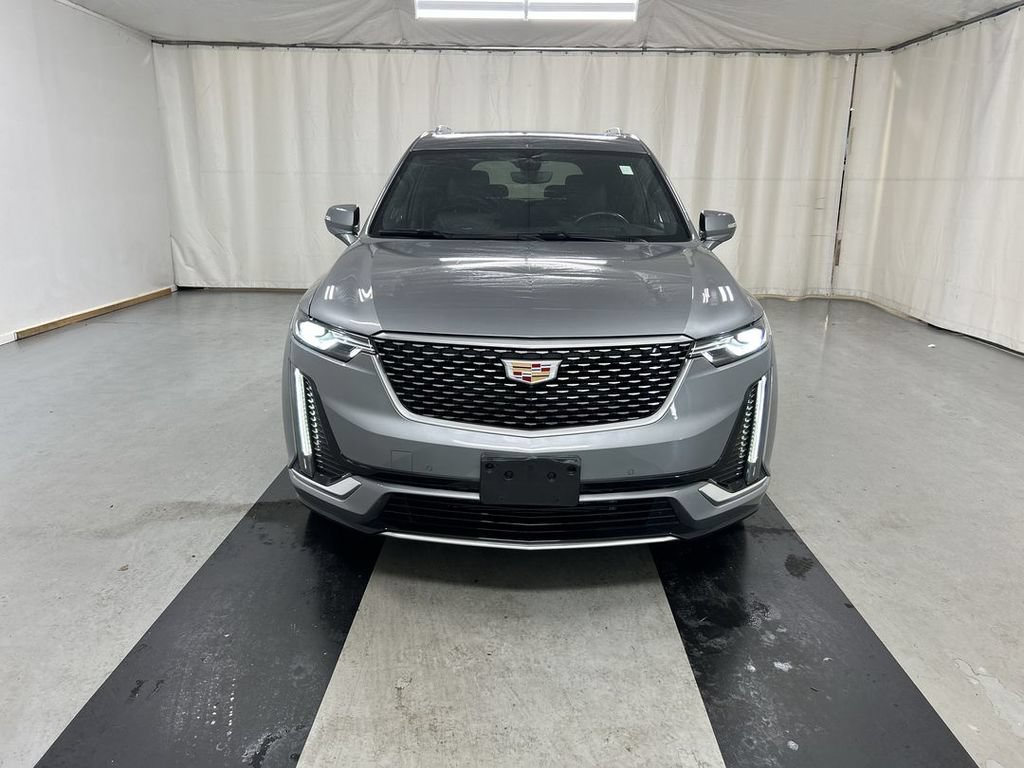Used 2023 Cadillac XT6 Premium Luxury w/ Technology Package AWD/4WD image 3