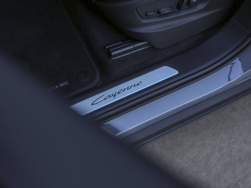 New 2026 Porsche Cayenne E-Hybrid Coupe AWD/4WD image 16