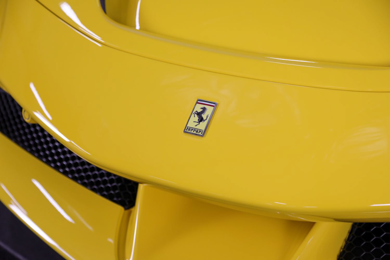 Used 2025 Ferrari SF90 Spider AWD/4WD image 14