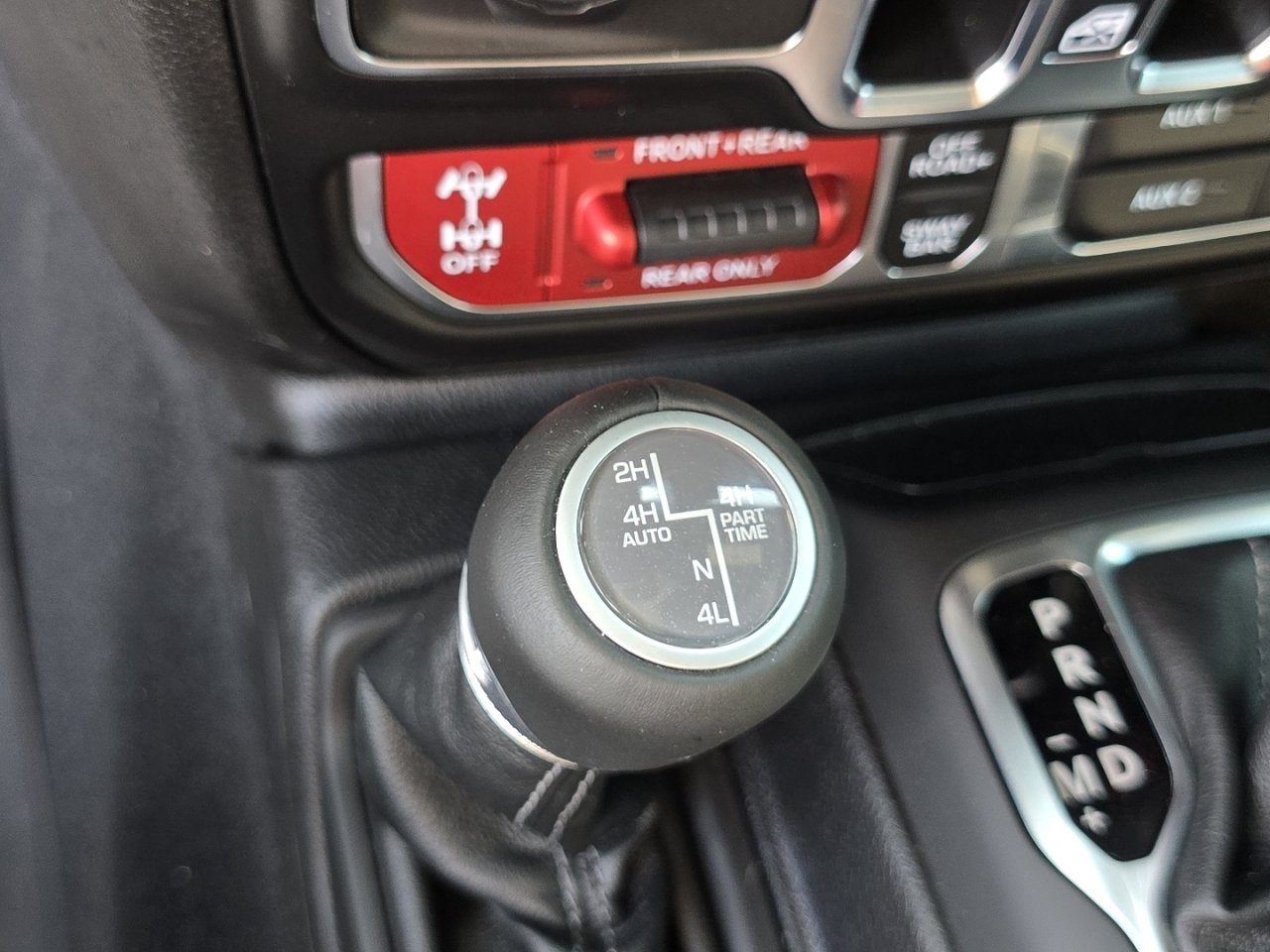 Used 2025 Jeep Wrangler Unlimited Rubicon AWD/4WD image 22