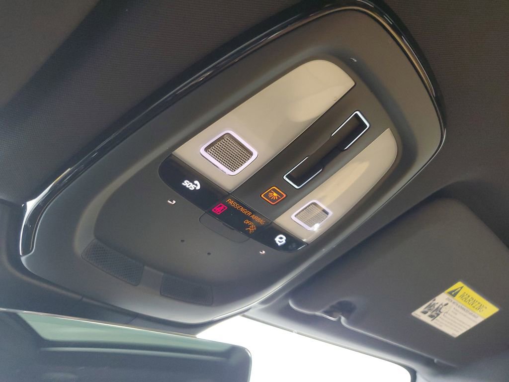 Used 2024 Volvo XC60 B5 Ultimate w/ Protection Package Premier image 36