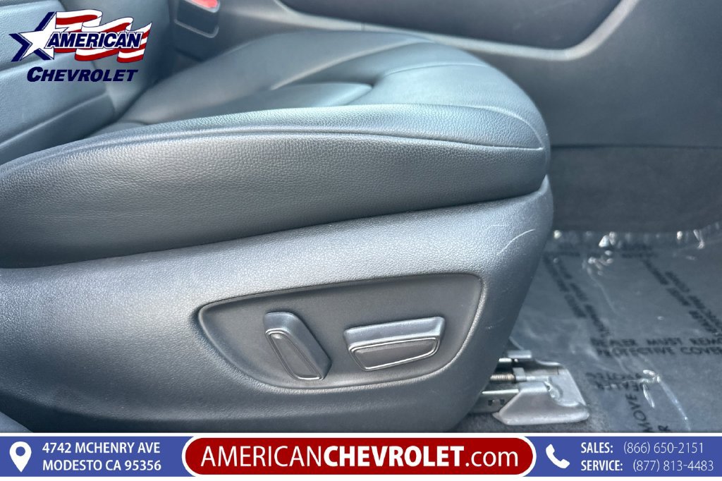 Used 2022 Toyota Highlander XLE AWD/4WD image 25
