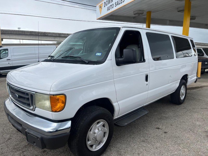 Used 2007 Ford E-350 and Econoline 350 XL RWD image 3