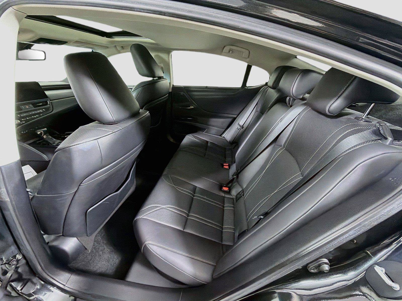 Used 2023 Lexus ES 300h Ultra Luxury w/ Accessory Package (Z2) FWD image 26
