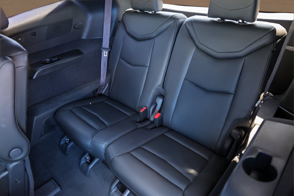 Certified 2025 Cadillac XT6 Premium Luxury FWD image 27