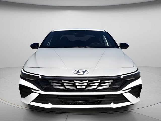 New 2026 Hyundai Elantra SEL Sport FWD image 3