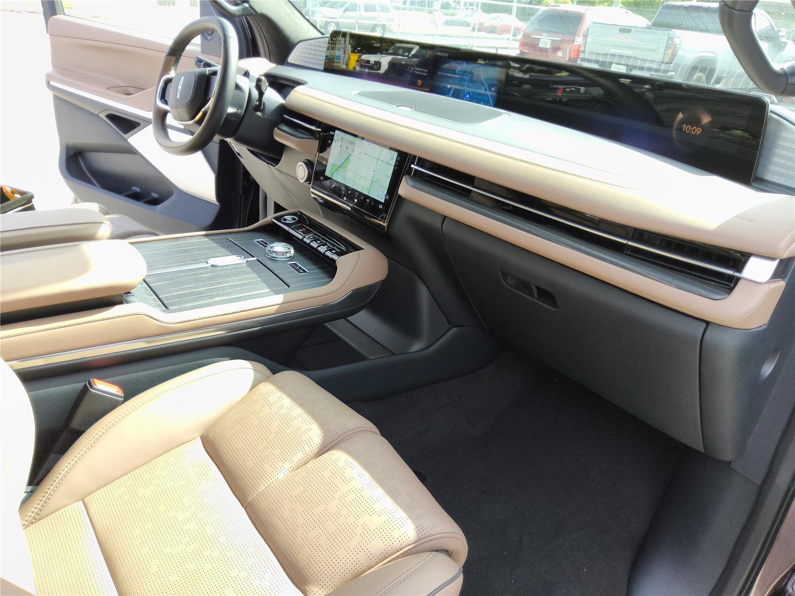 New 2027 Lincoln Navigator Black Label AWD/4WD image 31