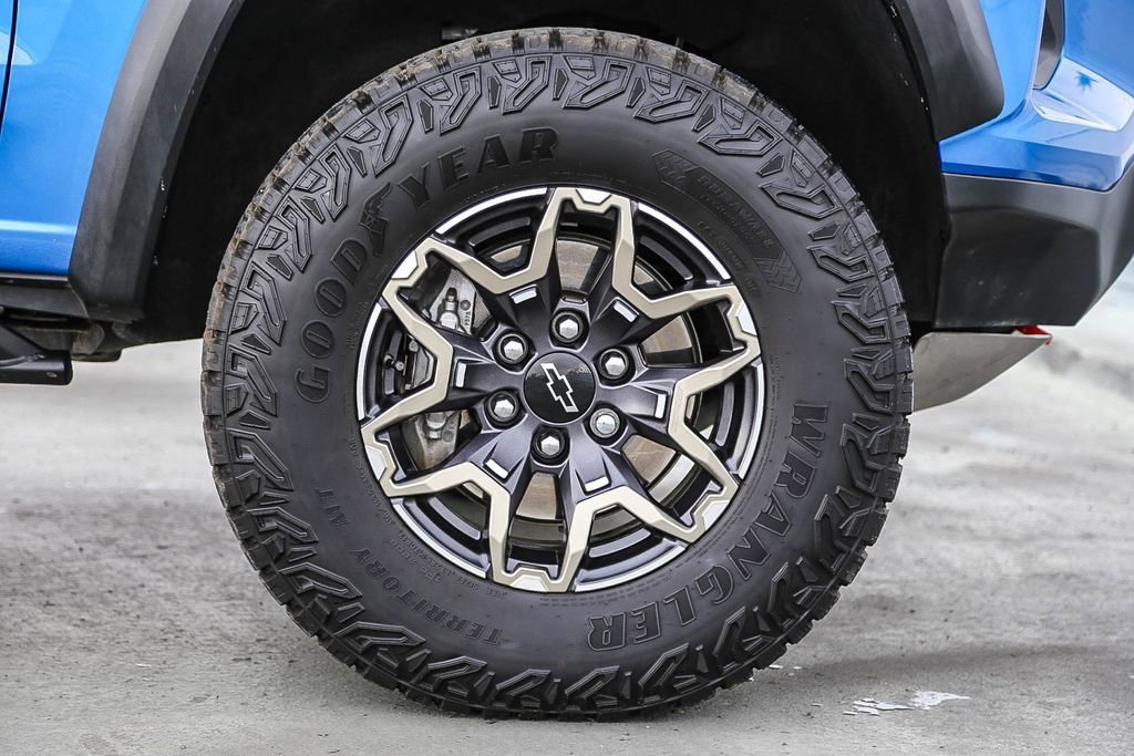 Used 2024 Chevrolet Colorado ZR2 w/ Technology Package image 11