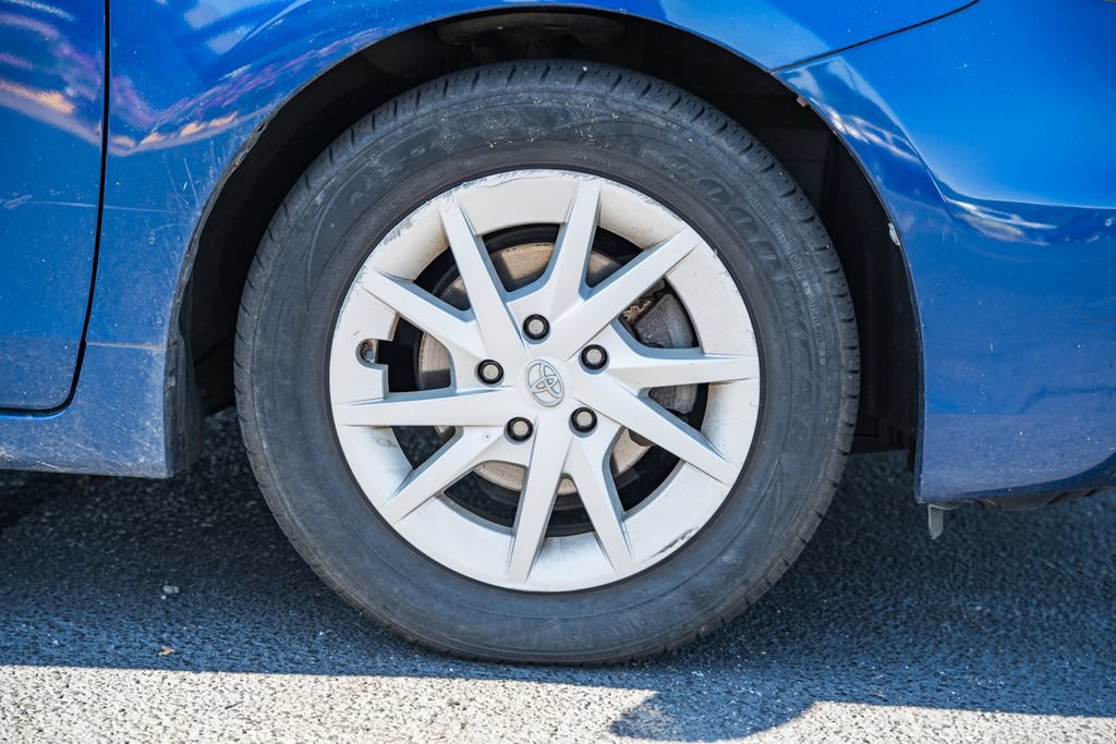 Used 2012 Toyota Prius V Three FWD image 17