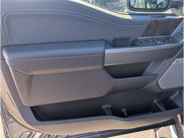 New 2026 Ford F250 Lariat w/ Black Appearance Package image 18