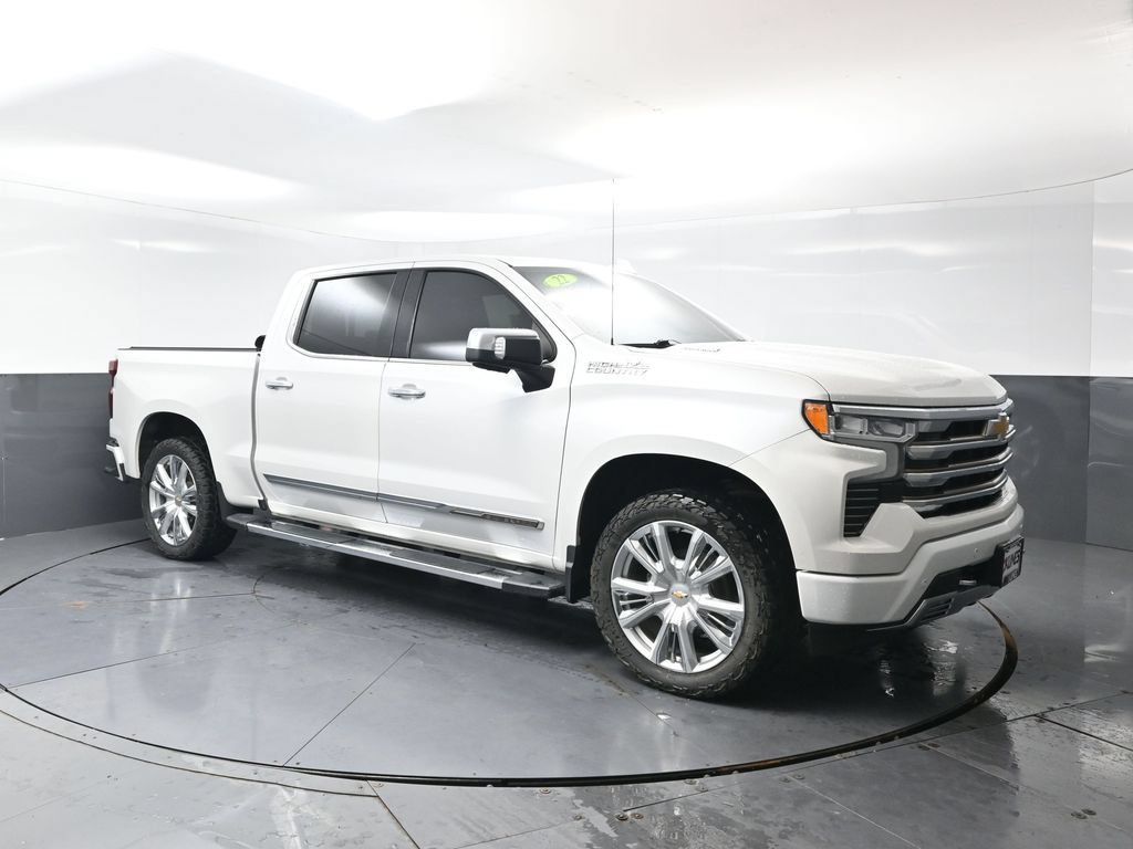 Used 2022 Chevrolet Silverado 1500 High Country w/ High Country Premium Package AWD/4WD image 6