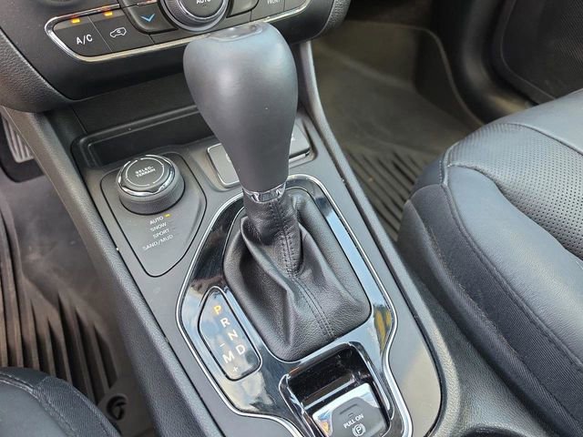 Used 2021 Jeep Cherokee Limited w/ Elite Package AWD/4WD image 31