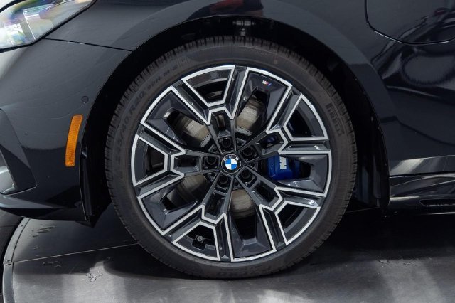 New 2027 BMW 550e xDrive w/ Executive Package AWD/4WD image 26
