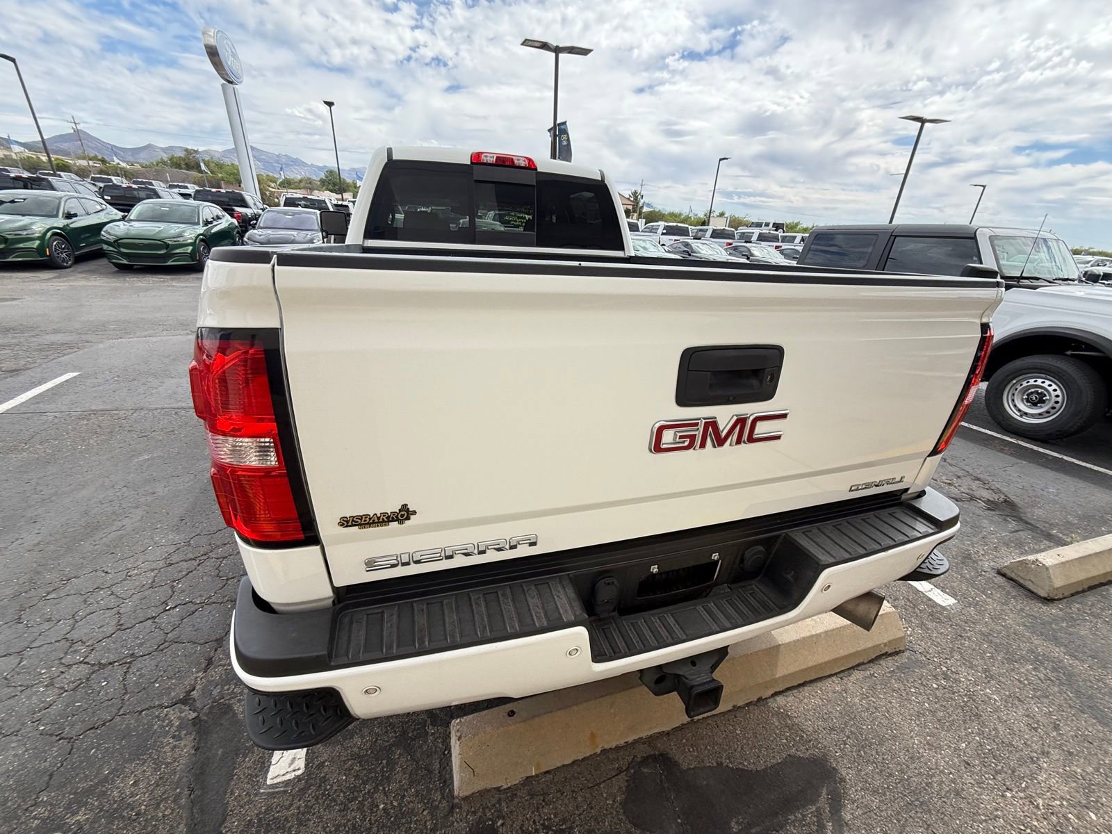 Used 2019 GMC Sierra 2500 Denali w/ Duramax Plus Package AWD/4WD image 4