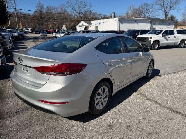 Used 2018 Hyundai Elantra SE FWD image 5